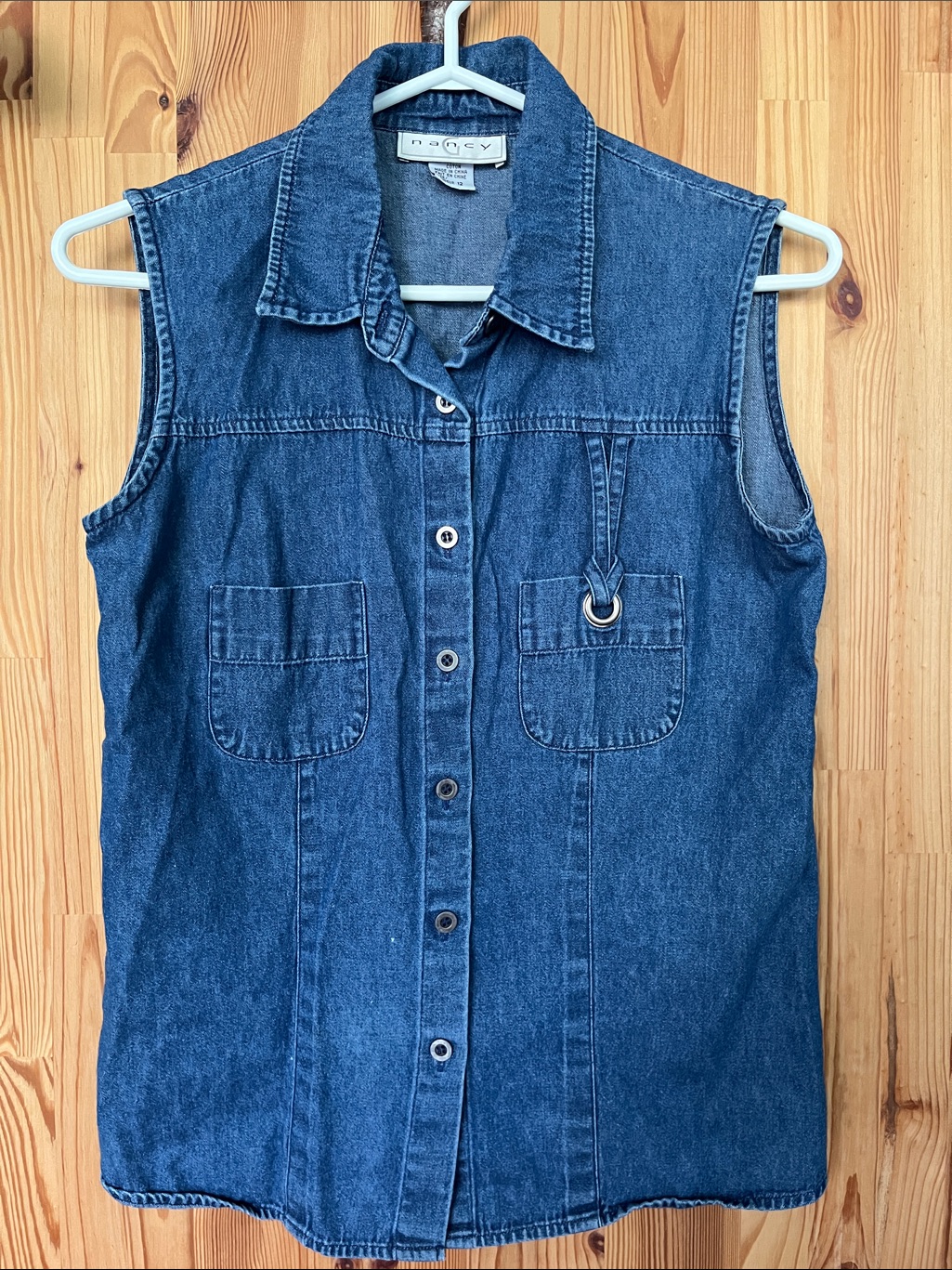 Vintage Sleeveless Denim Button-Up Shirt (Size M)